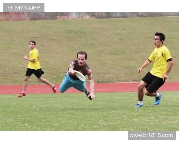 深圳飞盘队与重庆飞盘队赛后复盘分析个人能力对比与表现总结